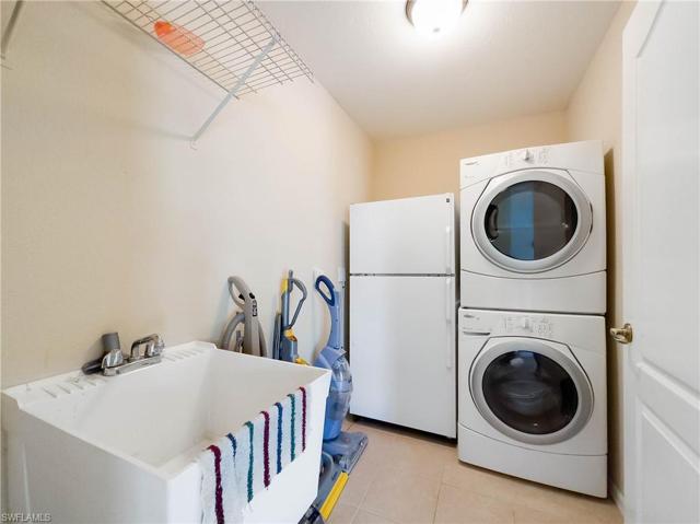 Laundry Room with sink