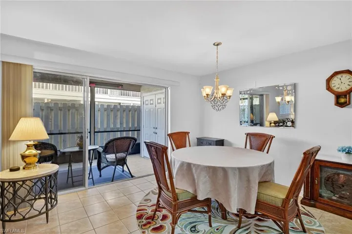Large dining area with view of the lanai