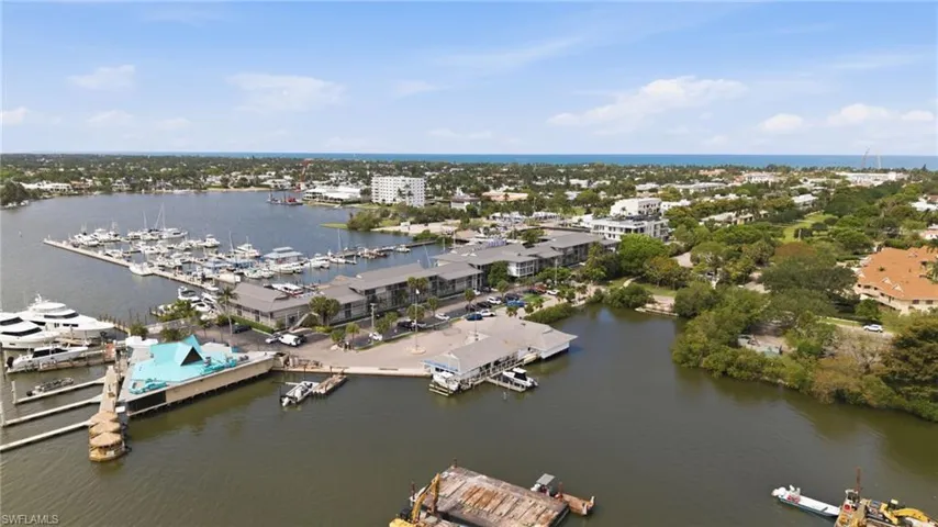 900  Broad S AVE, Naples, FL 34102