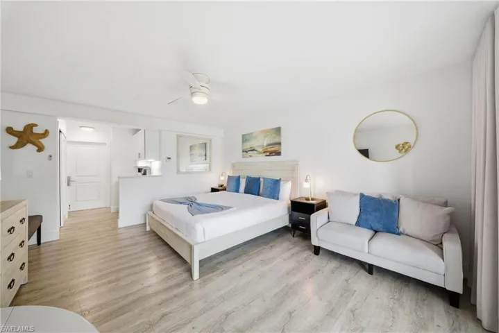 900  Broad S AVE, Naples, FL 34102