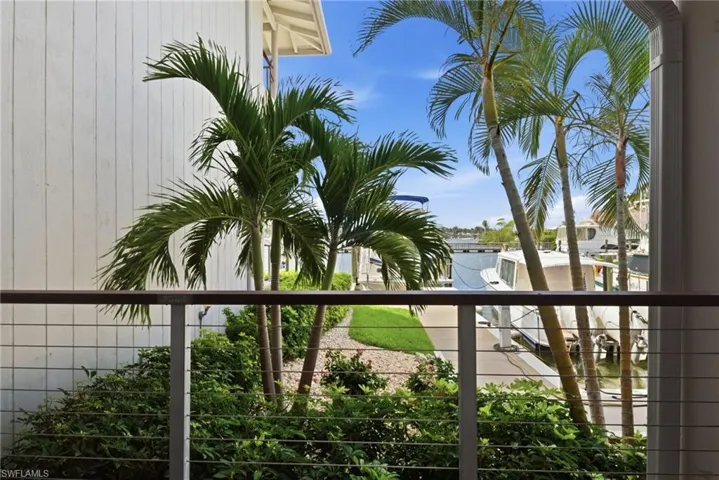 900  Broad S AVE, Naples, FL 34102