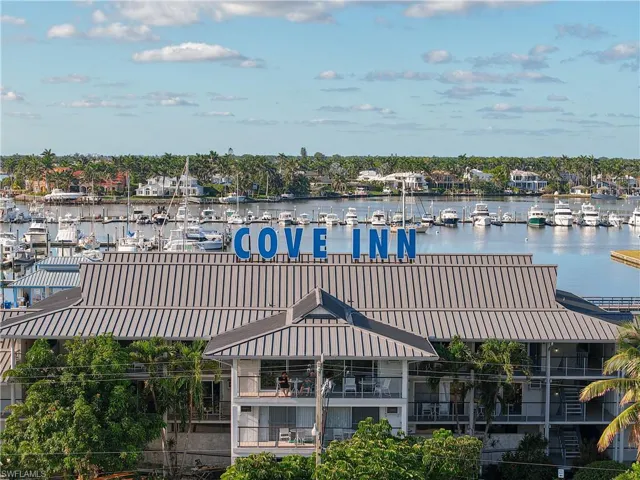 900  Broad S AVE, Naples, FL 34102