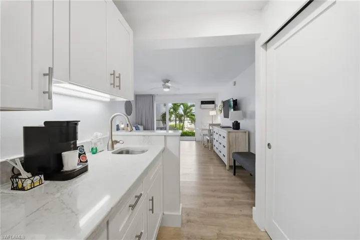 900  Broad S AVE, Naples, FL 34102