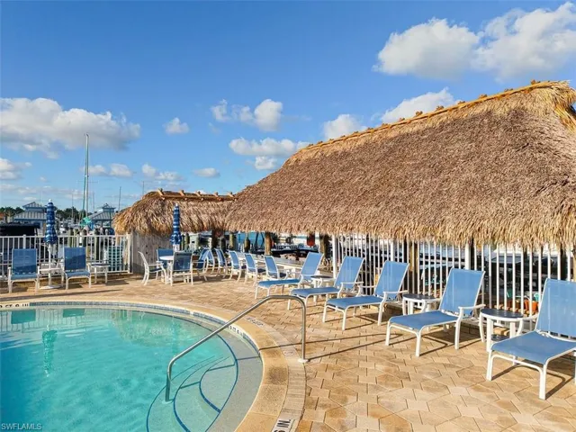 900  Broad S AVE, Naples, FL 34102