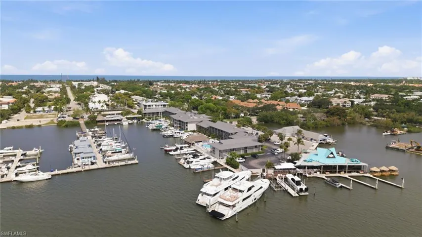 900  Broad S AVE, Naples, FL 34102