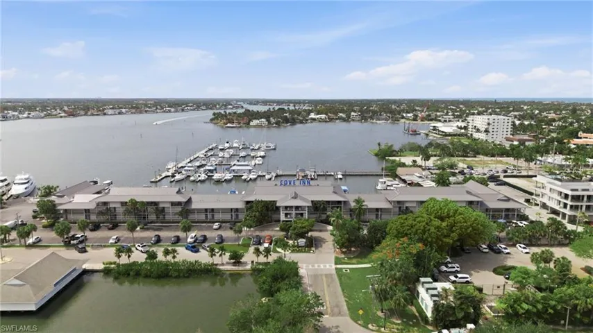 900  Broad S AVE, Naples, FL 34102