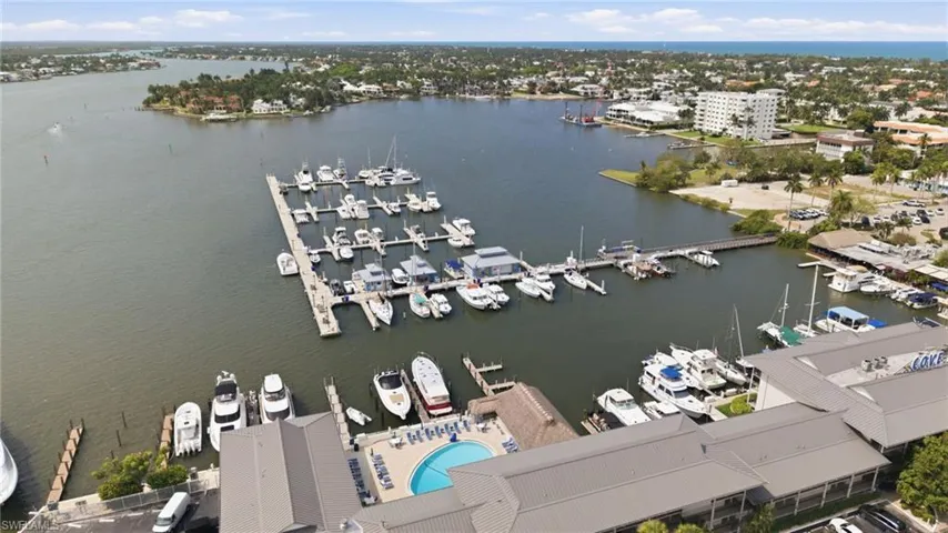 900  Broad S AVE, Naples, FL 34102