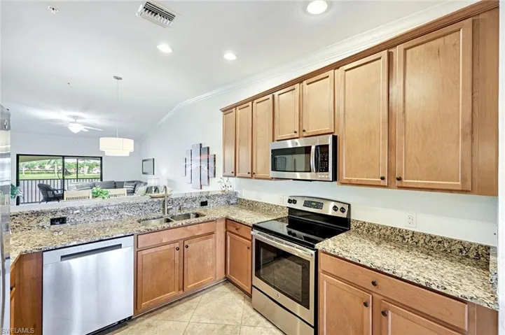 9509 Avellino Way 1822, Naples, Florida 34113