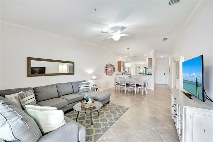 9509 Avellino Way 1822, Naples, Florida 34113