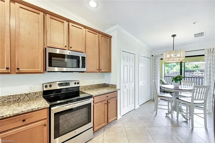 9509 Avellino Way 1822, Naples, Florida 34113