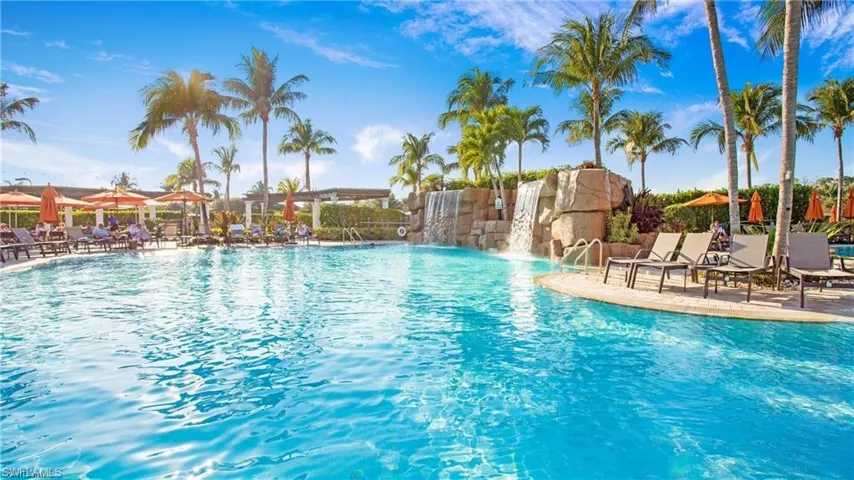 9509 Avellino Way 1822, Naples, Florida 34113