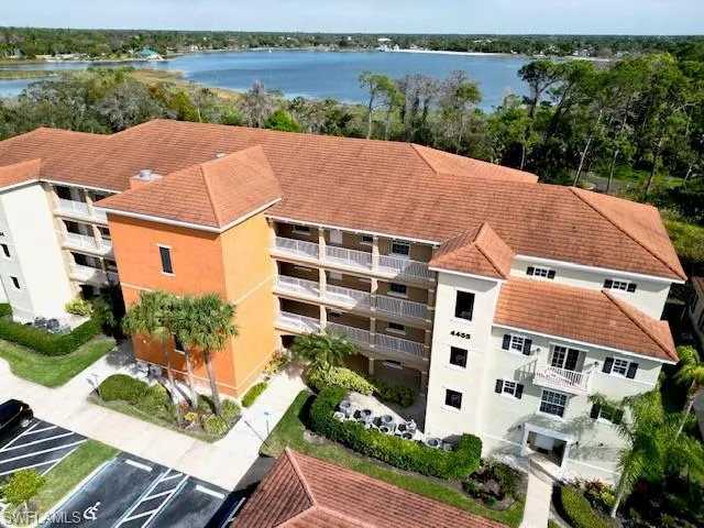 4455 Botanical Place CIR # 106, NAPLES FL 34112