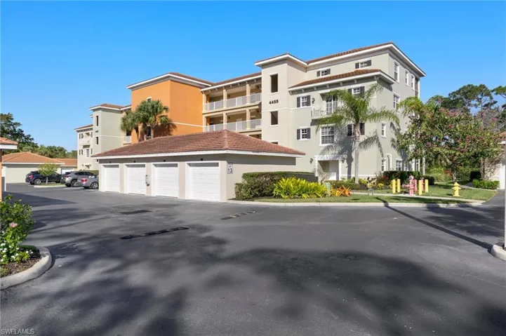 4455 Botanical Place CIR # 106, NAPLES FL 34112