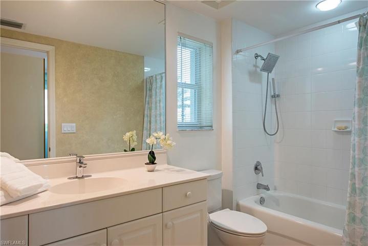 Guest Bathroom 1, ensuite