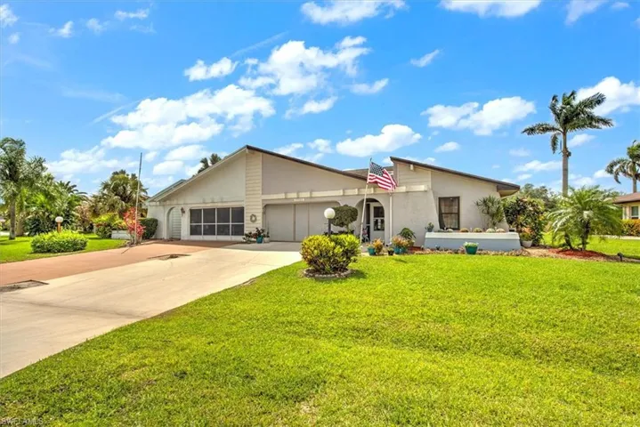 19988  Lake Vista  CIR, Lehigh Acres, FL 33936