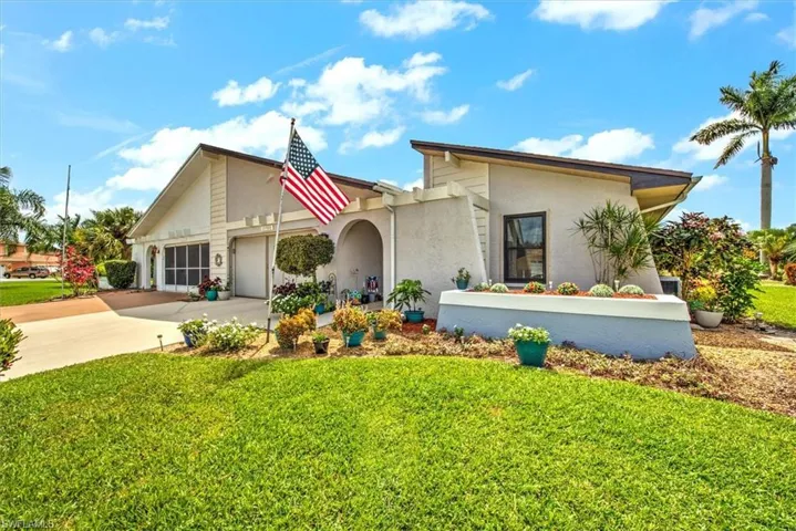 19988  Lake Vista  CIR, Lehigh Acres, FL 33936