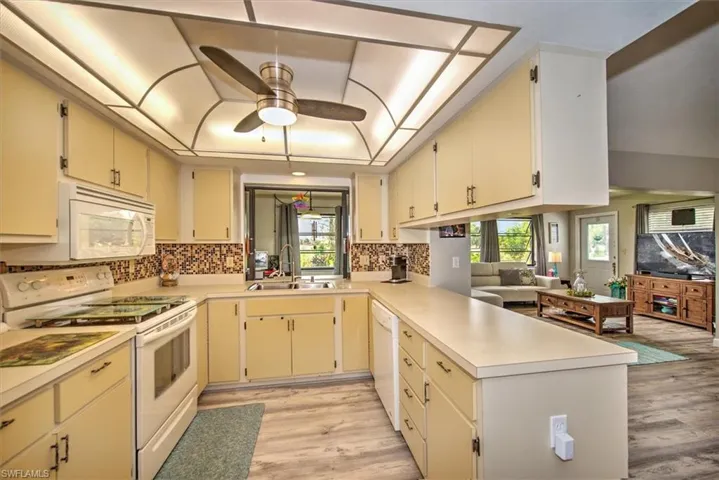 19988  Lake Vista  CIR, Lehigh Acres, FL 33936