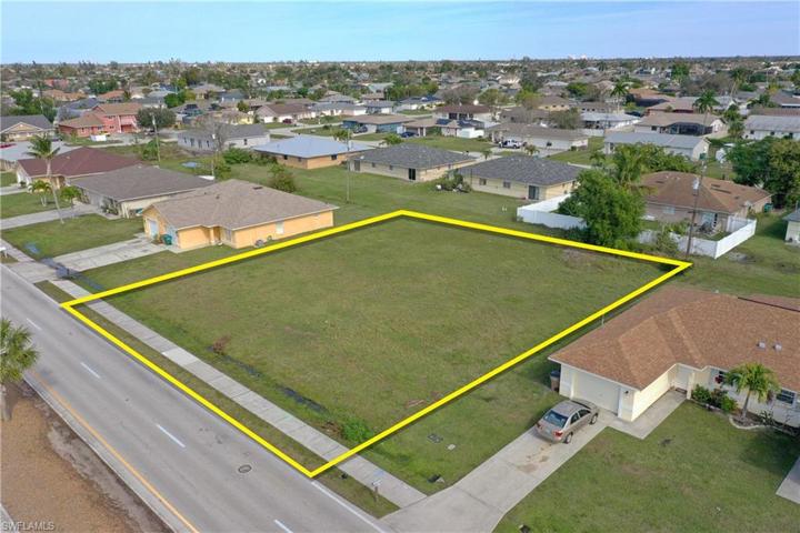 3623  Skyline  BLVD, CAPE CORAL, FL 33914