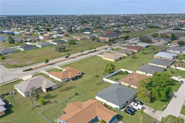 3623  Skyline  BLVD, CAPE CORAL, FL 33914