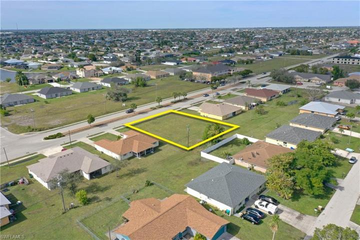 3623  Skyline  BLVD, CAPE CORAL, FL 33914