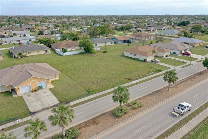 3623  Skyline  BLVD, CAPE CORAL, FL 33914