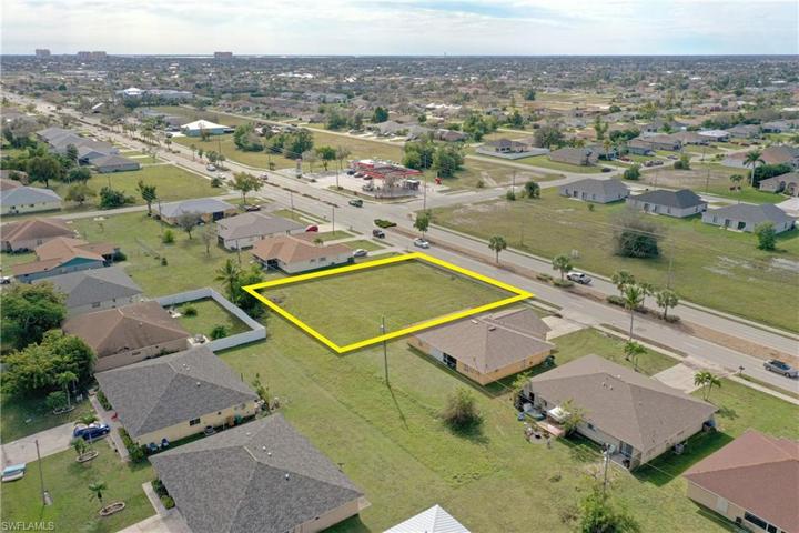 3623  Skyline  BLVD, CAPE CORAL, FL 33914