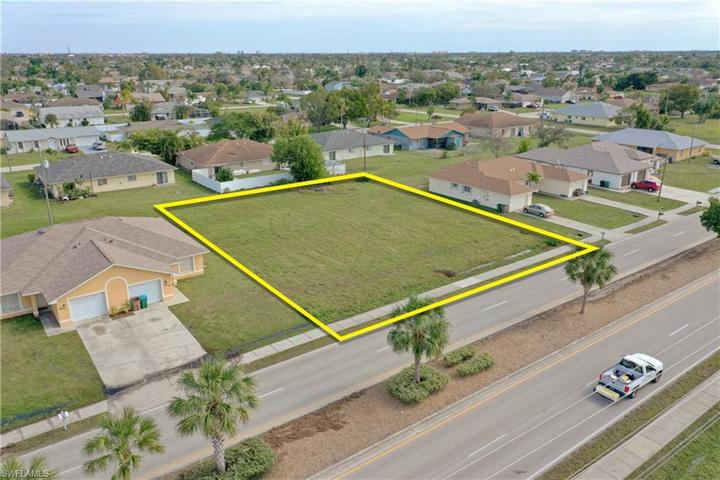 3623  Skyline  BLVD, CAPE CORAL, FL 33914