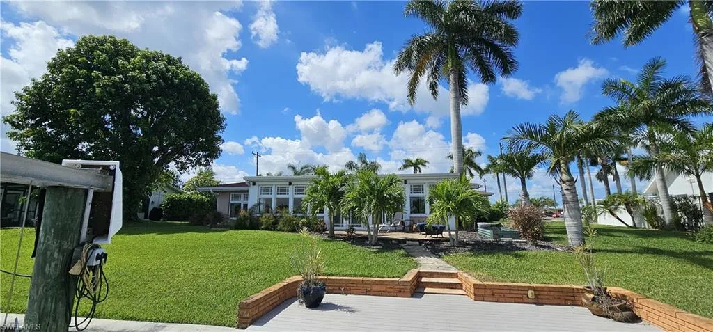 1802 Lakeview Blvd, North Fort Myers, Florida 33903