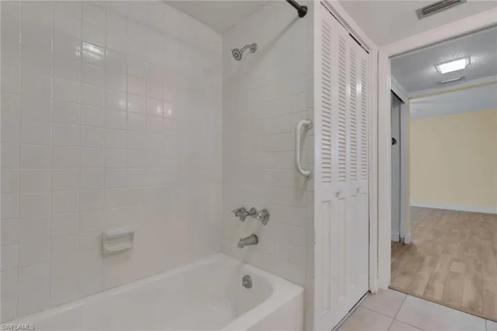 3460 Key Dr 415, North Fort Myers, Florida 33903