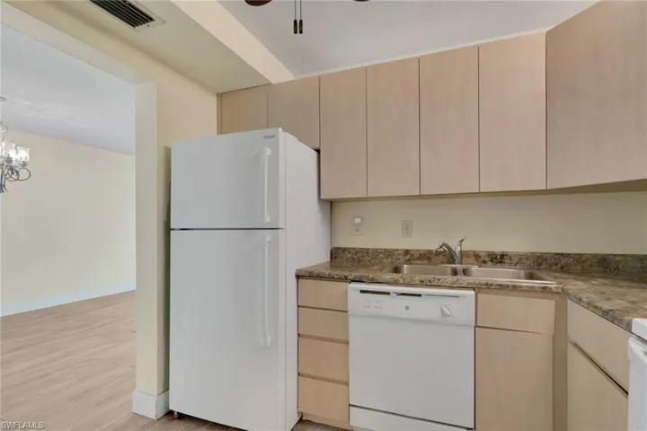 3460 Key Dr 415, North Fort Myers, Florida 33903