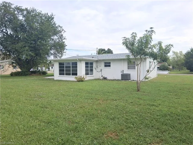 117 Coolidge Ave, Lehigh Acres, Florida 33936