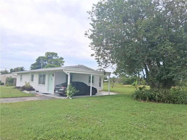 117 Coolidge Ave, Lehigh Acres, Florida 33936