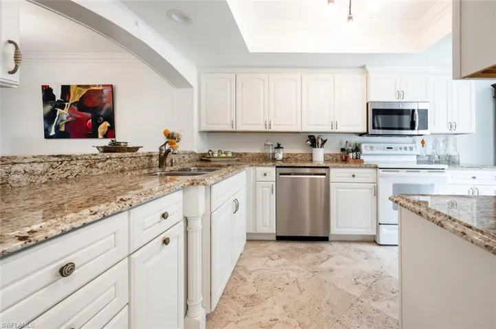1080 6th St S, Naples, Florida 34102
