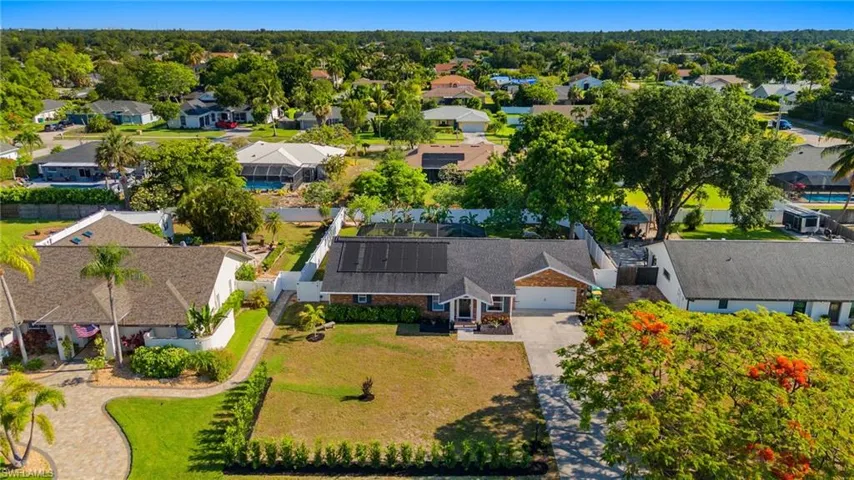 1323  Piper  BLVD, Naples, FL 34110