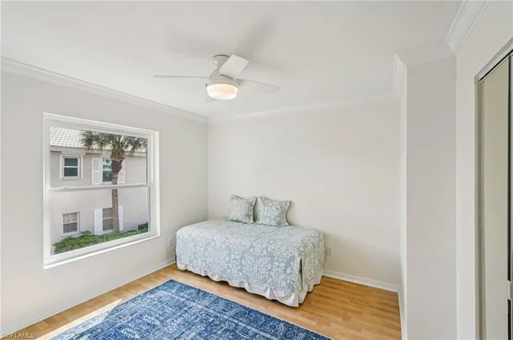 828  Gulf Pavilion  DR, Naples, FL 34108