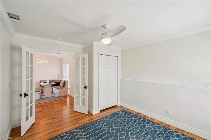 828  Gulf Pavilion  DR, Naples, FL 34108