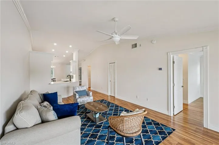 828  Gulf Pavilion  DR, Naples, FL 34108