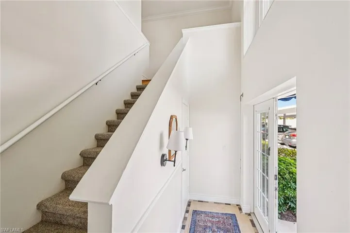 828  Gulf Pavilion  DR, Naples, FL 34108