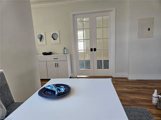 828  Gulf Pavilion  DR, Naples, FL 34108