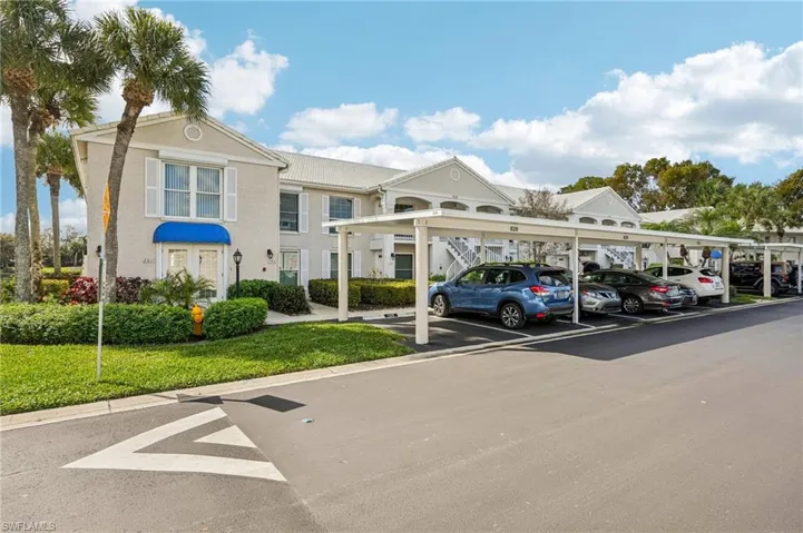 828  Gulf Pavilion  DR, Naples, FL 34108