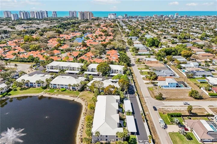 828  Gulf Pavilion  DR, Naples, FL 34108