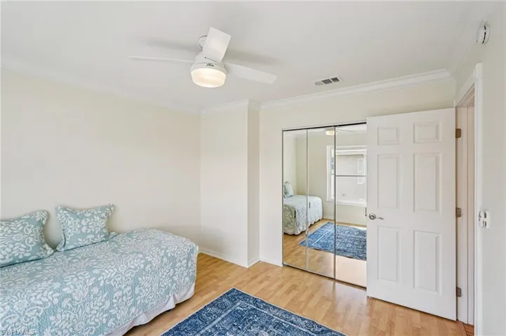828  Gulf Pavilion  DR, Naples, FL 34108
