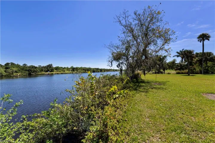 233 De Soto Ave, Labelle, Florida 33935