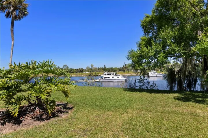 233 De Soto Ave, Labelle, Florida 33935