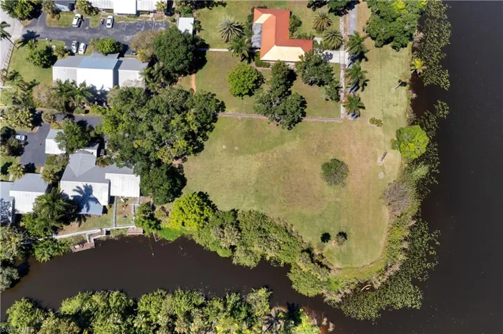 233 De Soto Ave, Labelle, Florida 33935