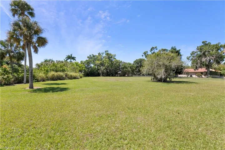 233 De Soto Ave, Labelle, Florida 33935