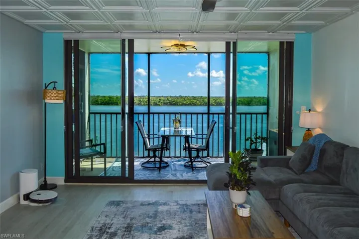 GORGEOUS WATER VIEW!