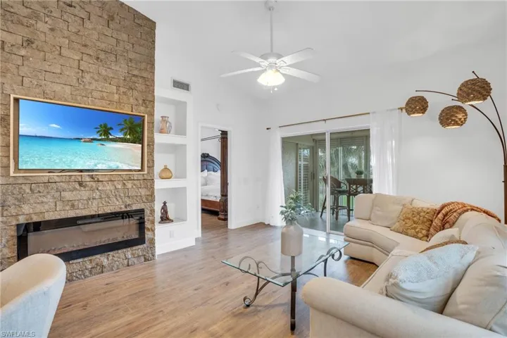 7300 Glenmoor LN # 1308, NAPLES FL 34104