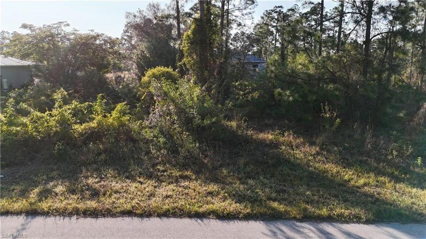 240  Norris  AVE, LEHIGH ACRES, FL 33974