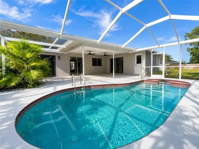 1815 Se 15th Ter, Cape Coral, Florida 33990